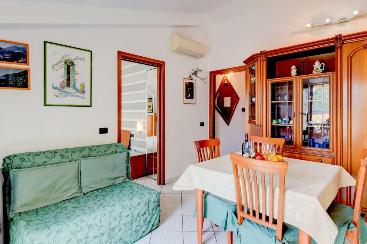 Sarno Apartments Caravaggio 시르미오네 외부 사진