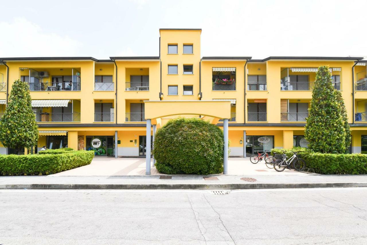 Sarno Apartments Caravaggio 시르미오네 외부 사진
